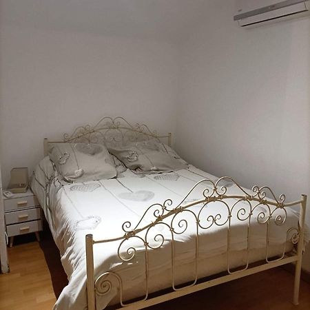 Appartamento Le 7 Servian Esterno foto