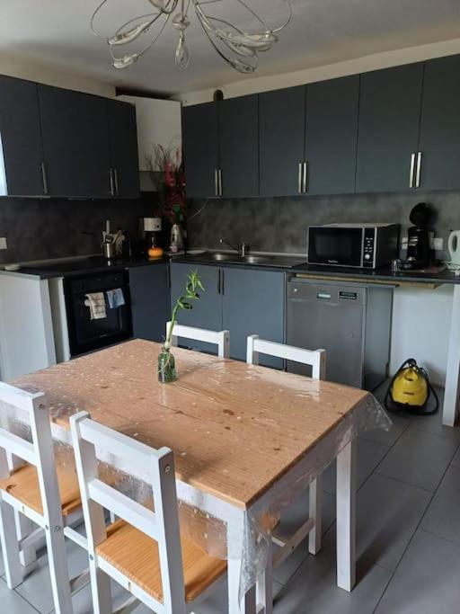 Appartamento Le 7 Servian Esterno foto